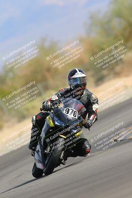 media/Nov-05-2022-SoCal Trackdays (Sat) [[f8d9b725ab]]/Turn 2 (1120am)/